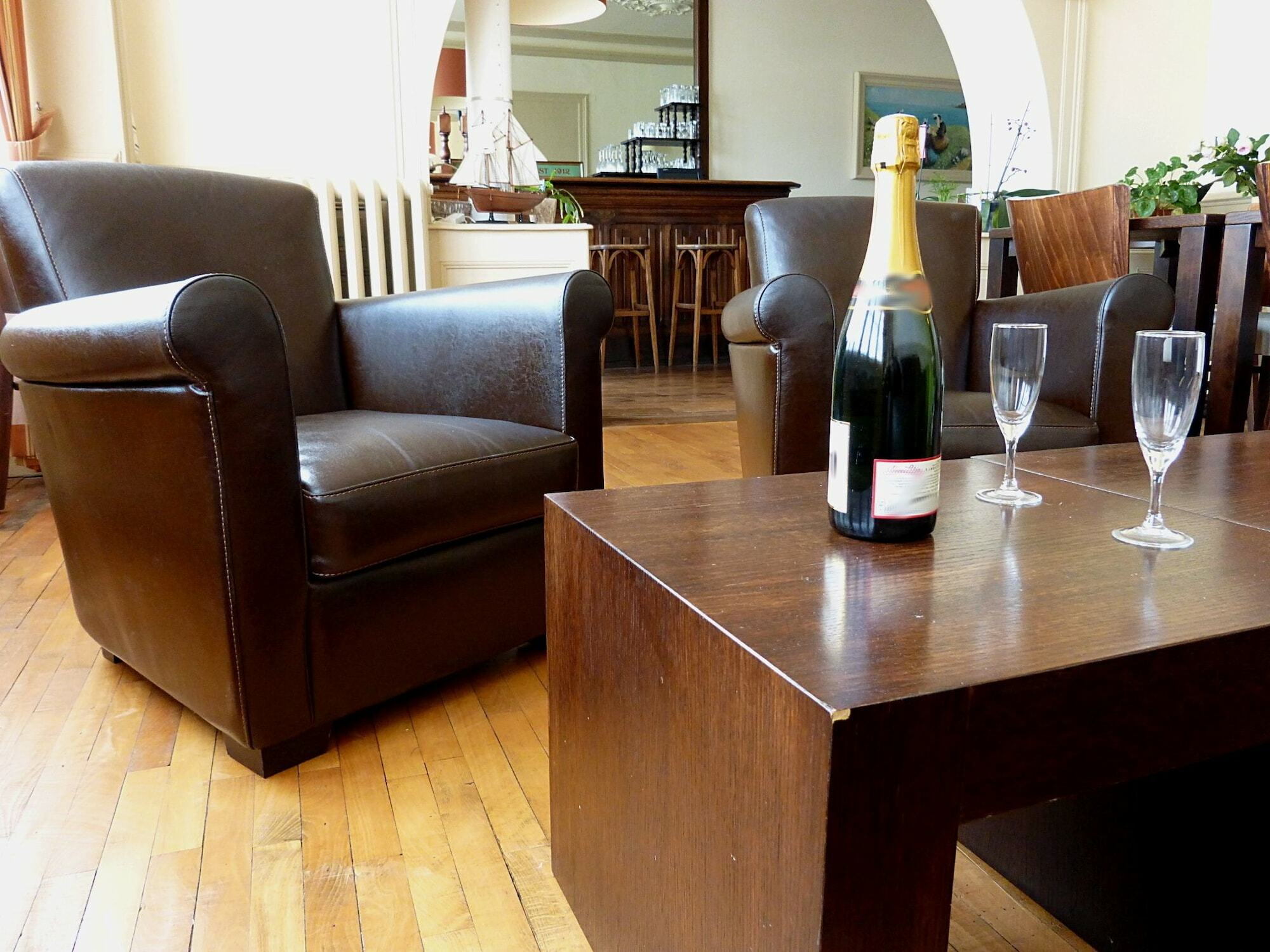 Hotel Du Parc Динард Екстериор снимка